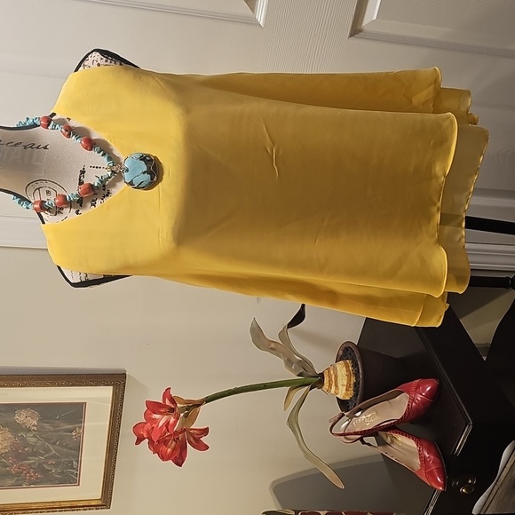 Sleveless Lemon Yellow 3 Layer Chiffon Blouse. - Picture 7 of 14